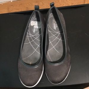 Size 6 Life Stride flats